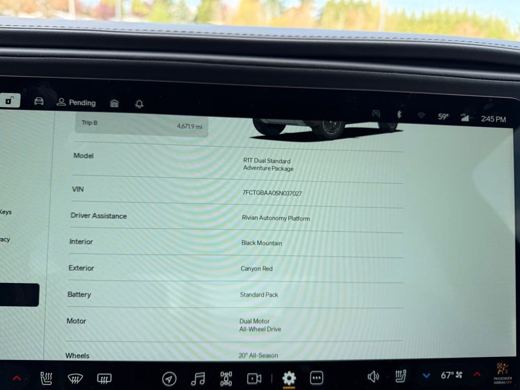 Used 2025 Rivian R1T Adventure image 14