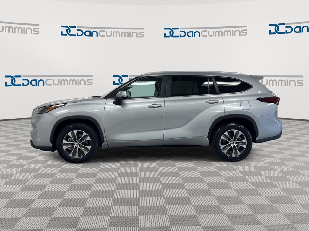 Used 2024 Toyota Highlander XLE FWD image 5