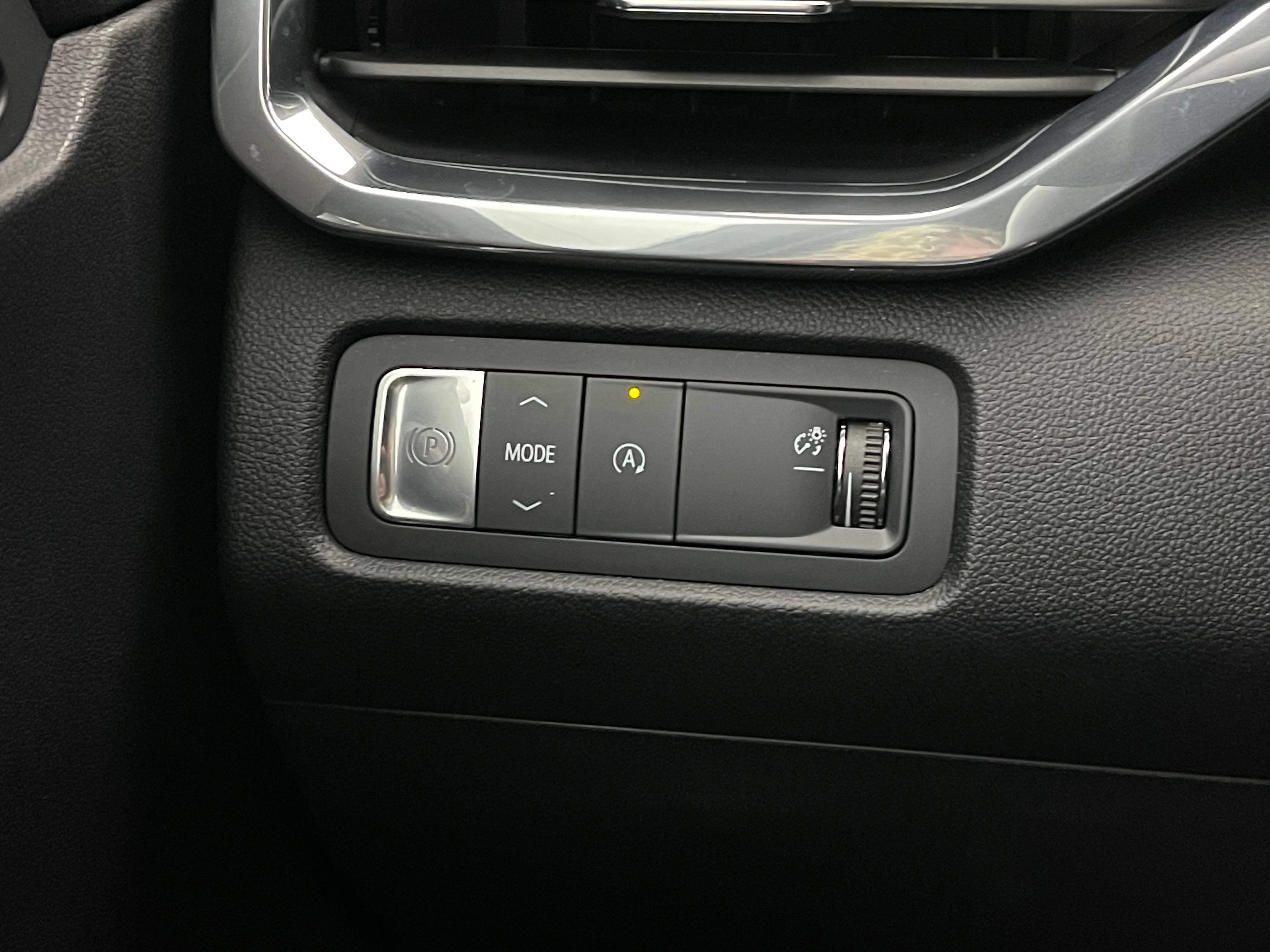 Used 2025 GMC Acadia Elevation FWD image 22