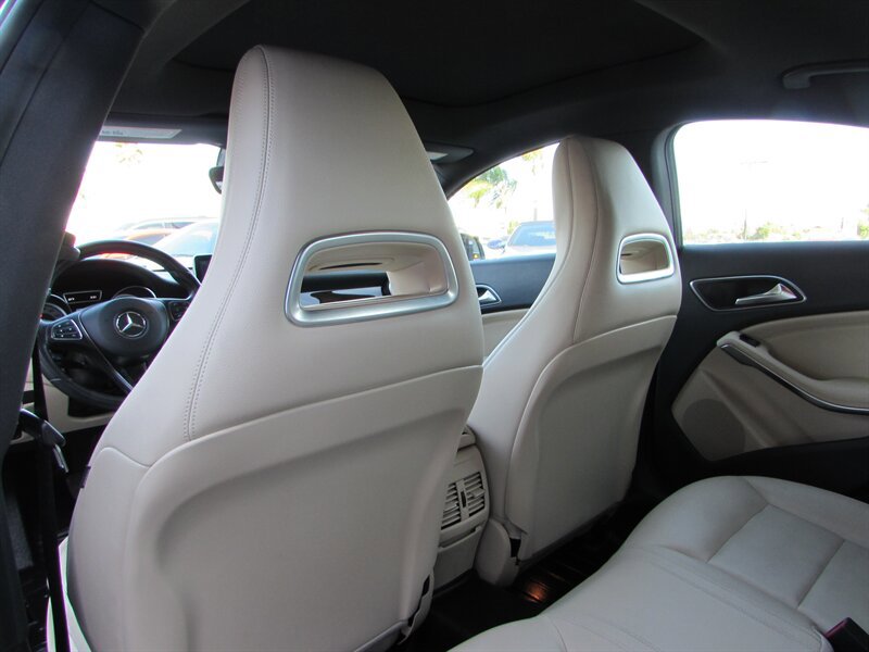 Used 2015 Mercedes-Benz CLA 250 image 26