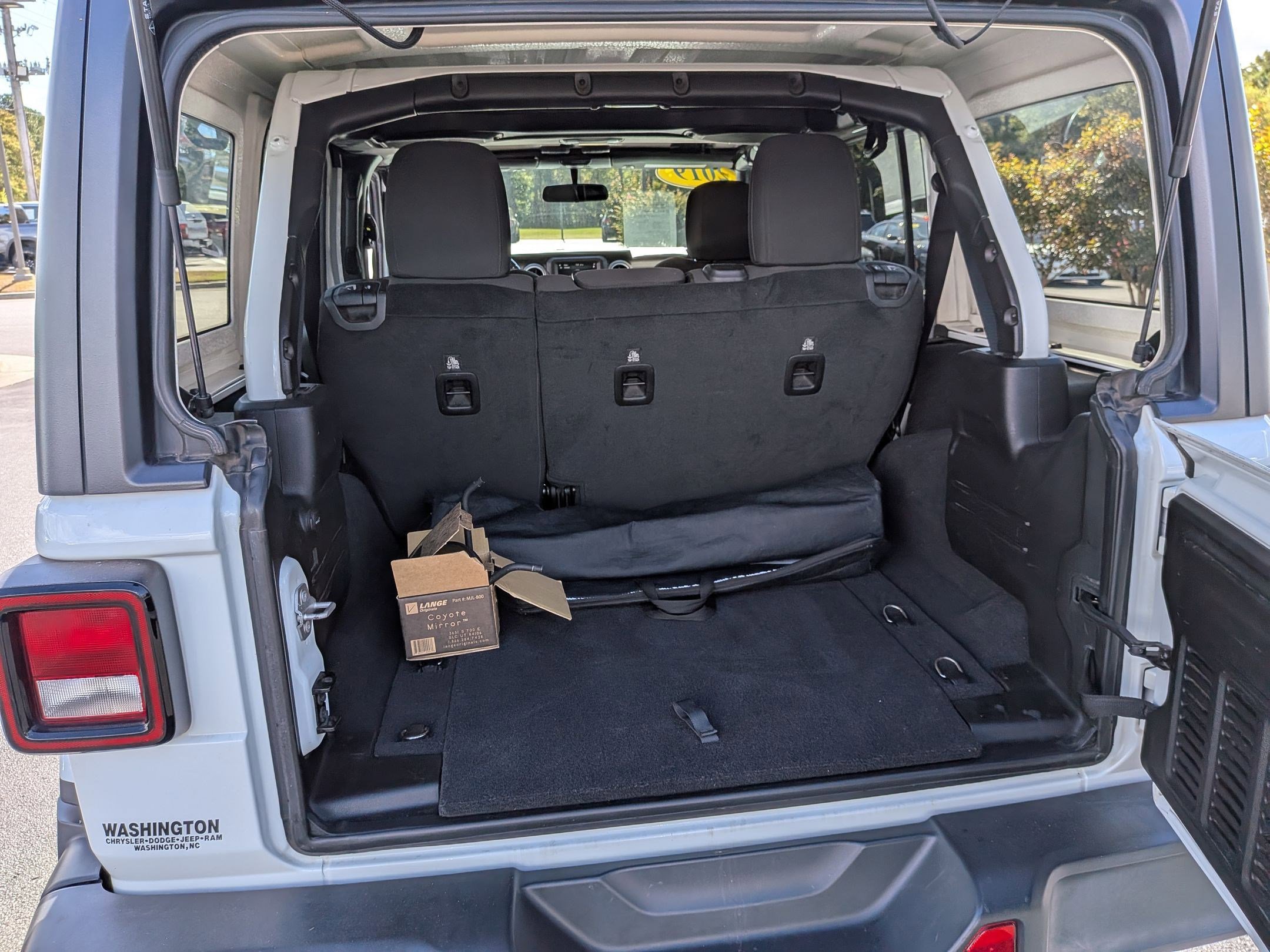Used 2019 Jeep Wrangler Unlimited Sahara image 26