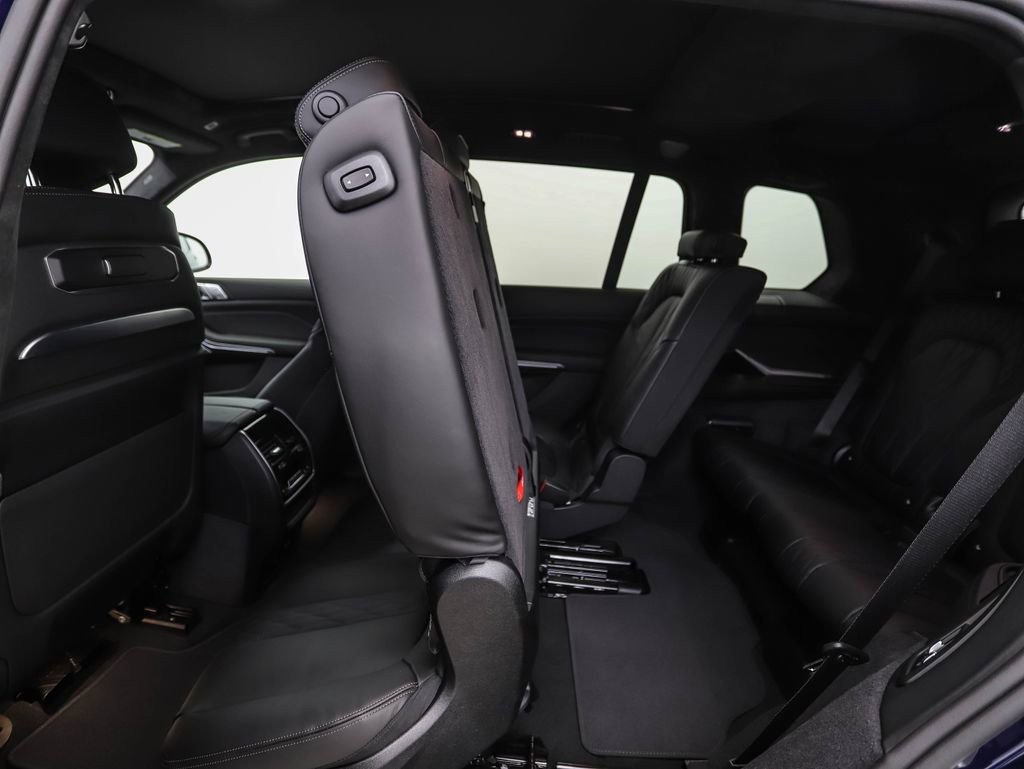 New 2026 BMW X7 M60i image 25