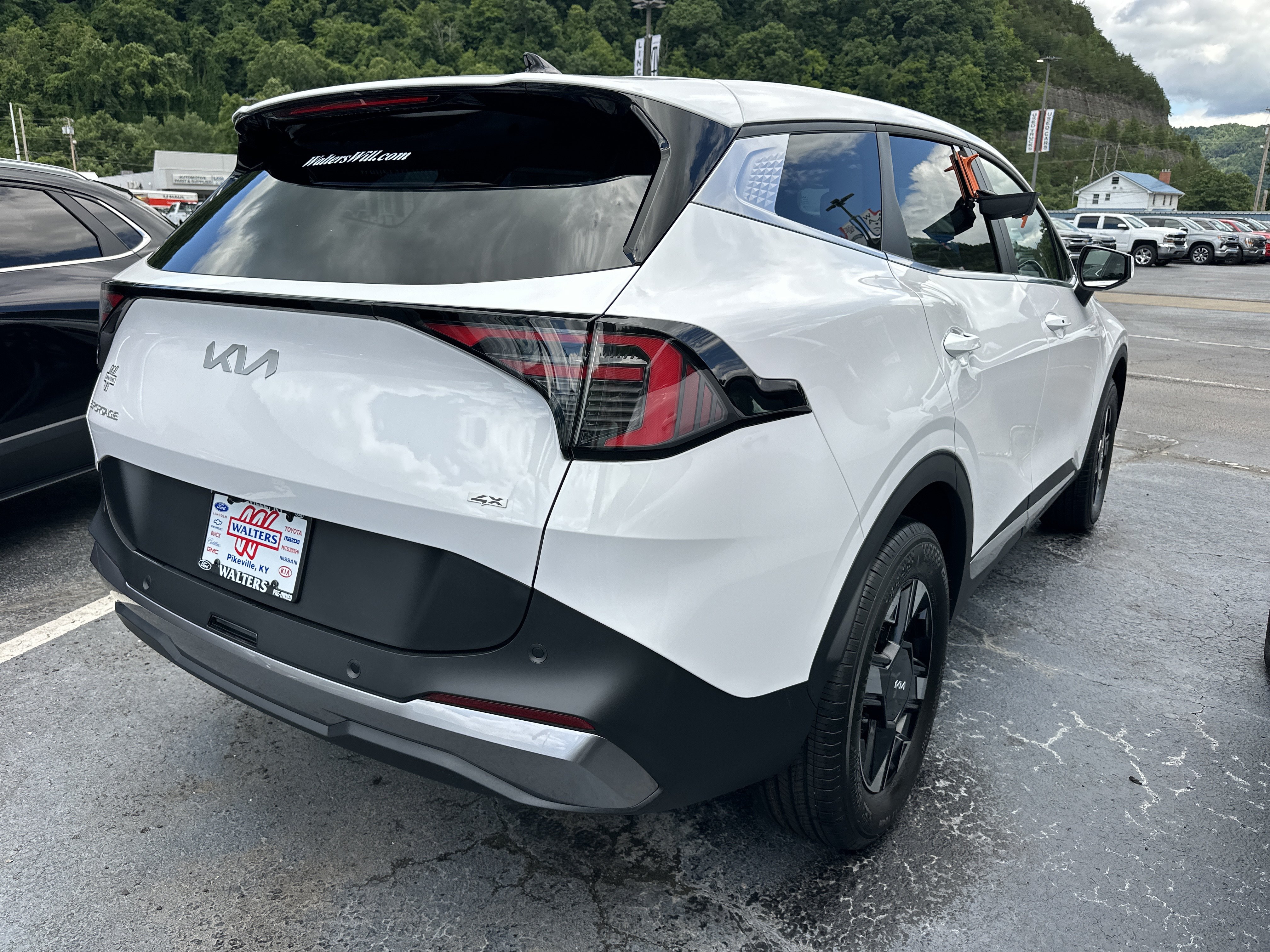 New 2026 Kia Sportage LX AWD/4WD image 2