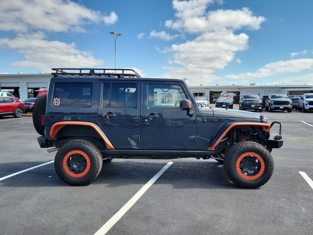 Used 2016 Jeep Wrangler Unlimited Rubicon w/ Connectivity Group image 7