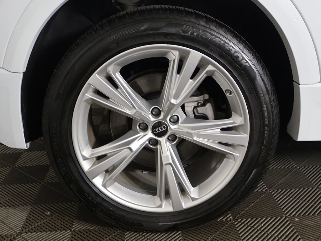 Used 2023 Audi Q8 Premium Plus image 22