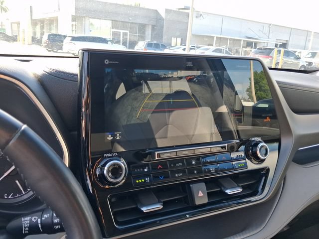 Used 2021 Toyota Highlander Limited AWD/4WD image 22