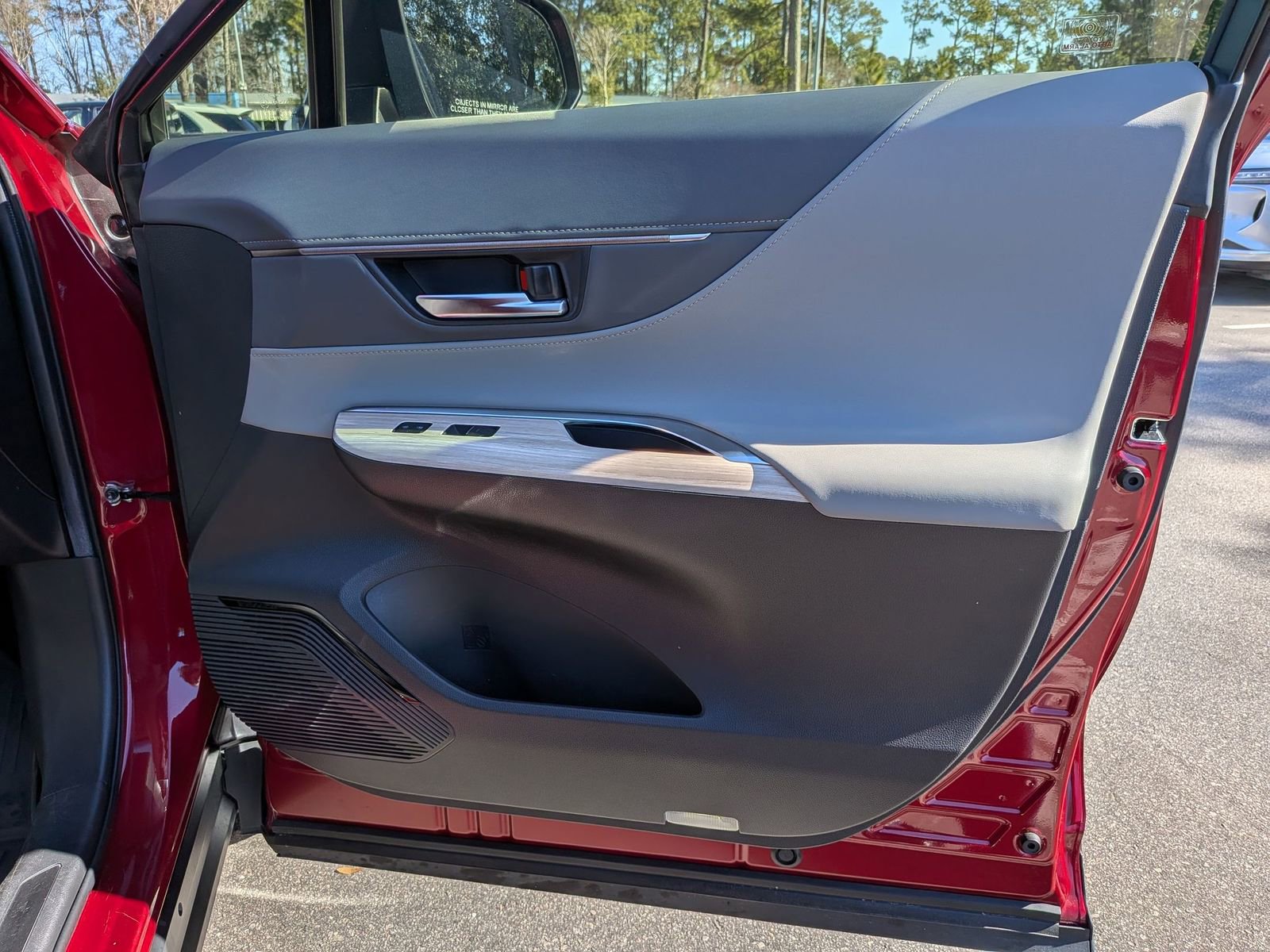 Used 2021 Toyota Venza XLE w/ Softex Package image 35