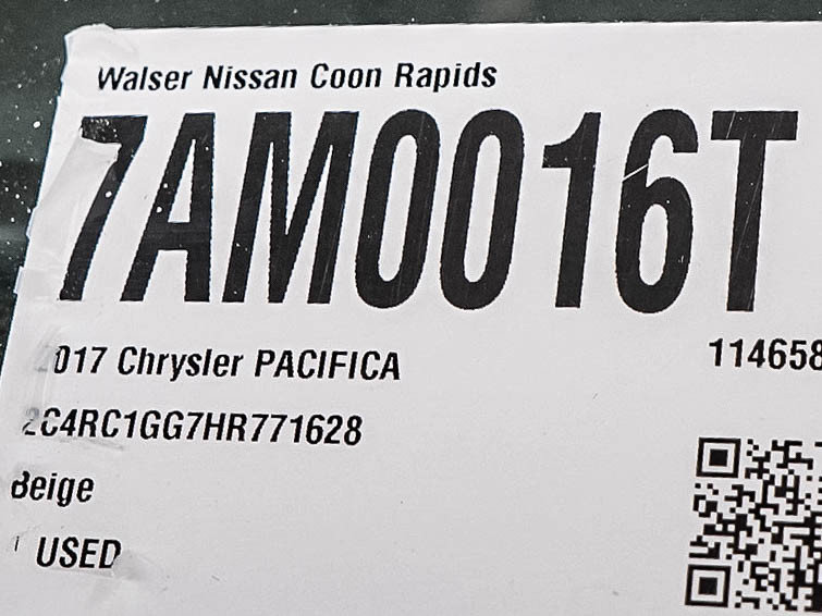 Used 2017 Chrysler Pacifica Limited w/ UConnect Theater Package FWD image 34