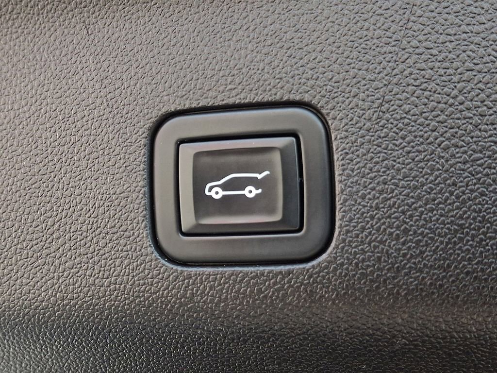 Used 2021 Chevrolet Tahoe Premier w/ Premium Package image 34