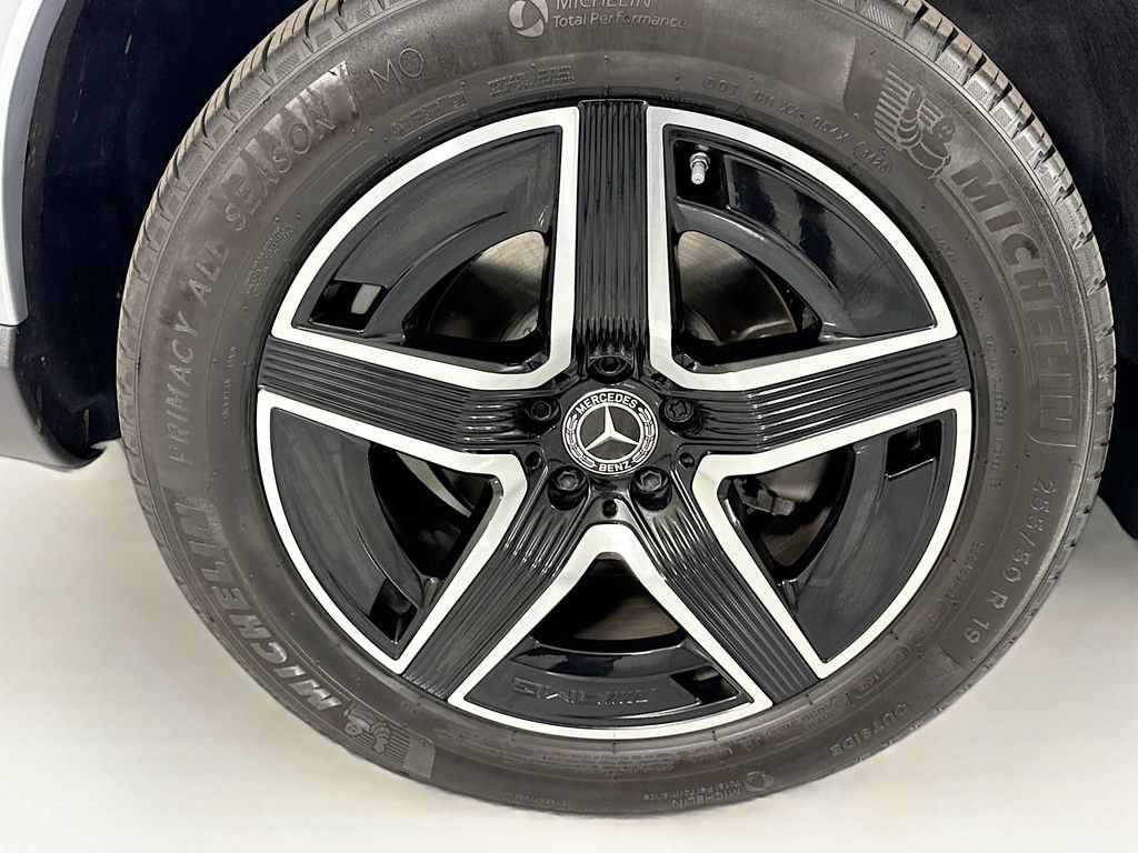Certified 2026 Mercedes-Benz GLC 300 image 33