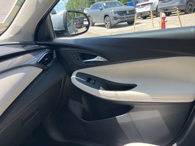 Used 2023 Buick Encore GX Essence w/ Experience Buick Package FWD image 30