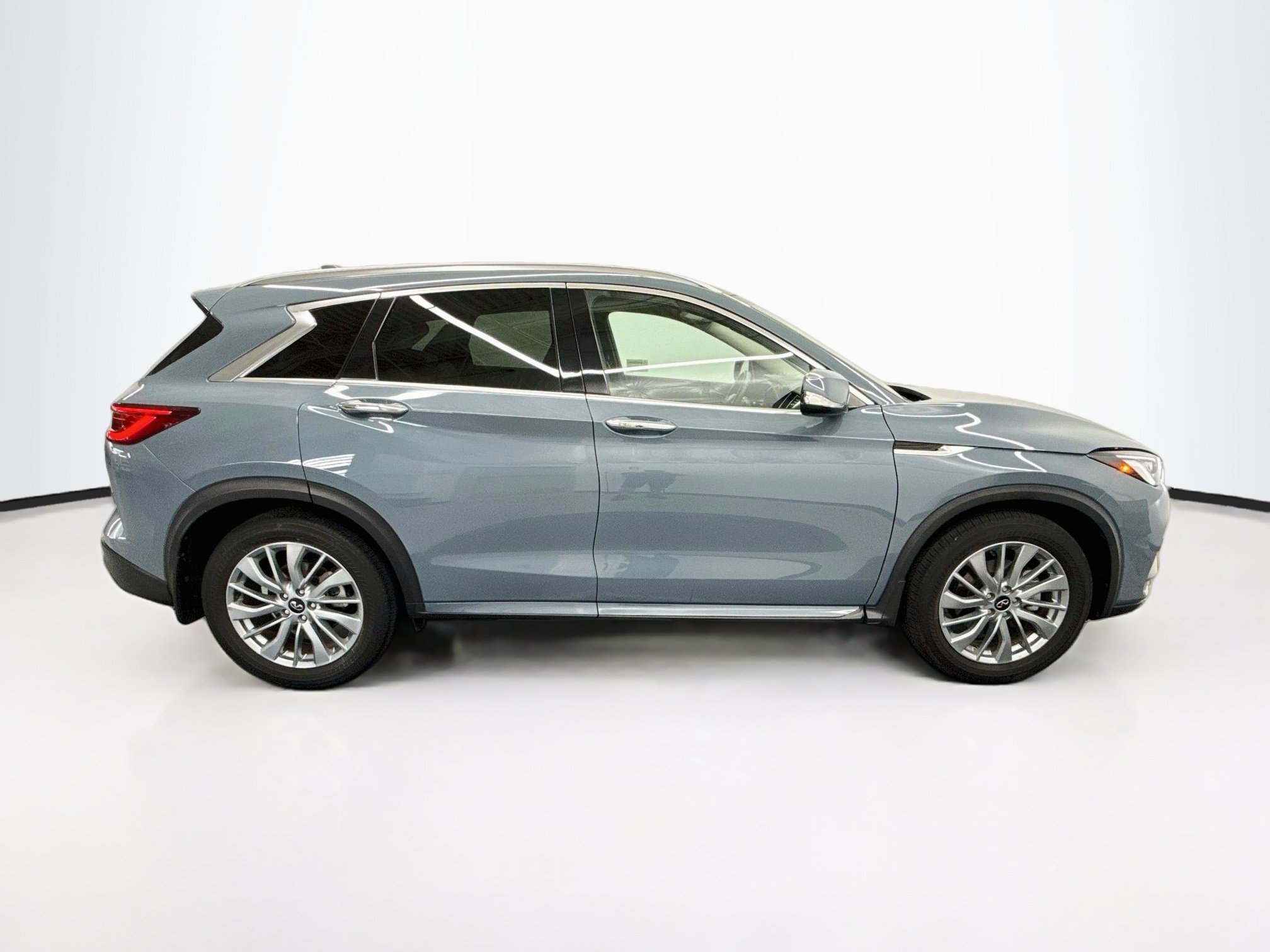 Used 2023 INFINITI QX50 Luxe FWD image 10