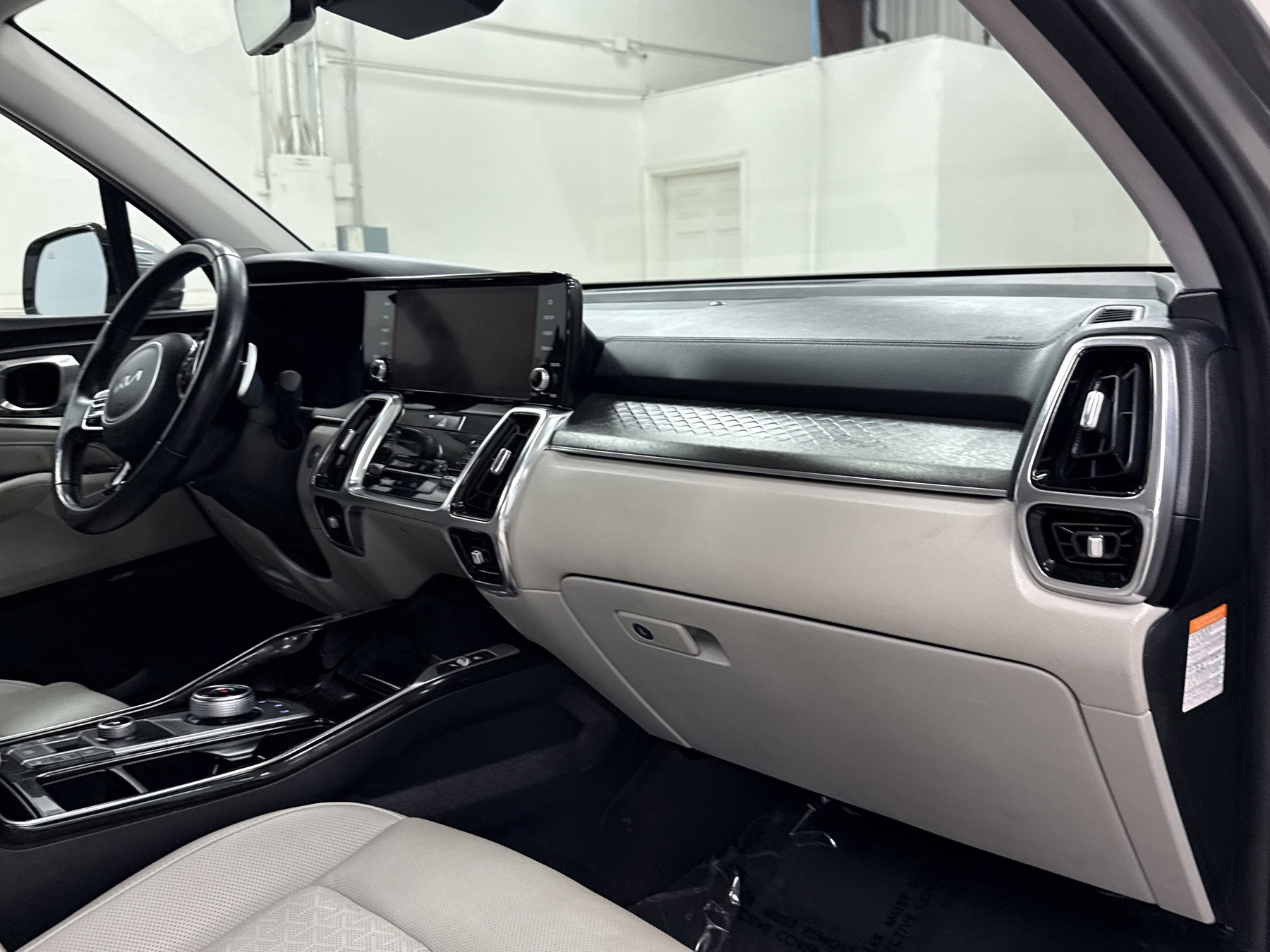 Used 2023 Kia Sorento SX Prestige image 31