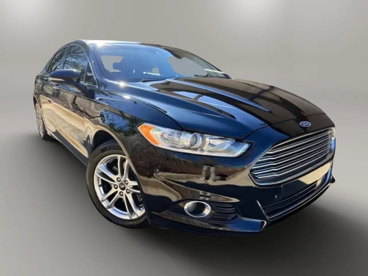 Used 2016 Ford Fusion Energi Titanium w/ Driver Assist Package FWD image 5