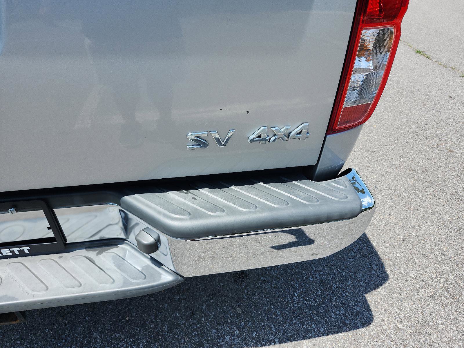 Used 2018 Nissan Frontier SV AWD/4WD image 5