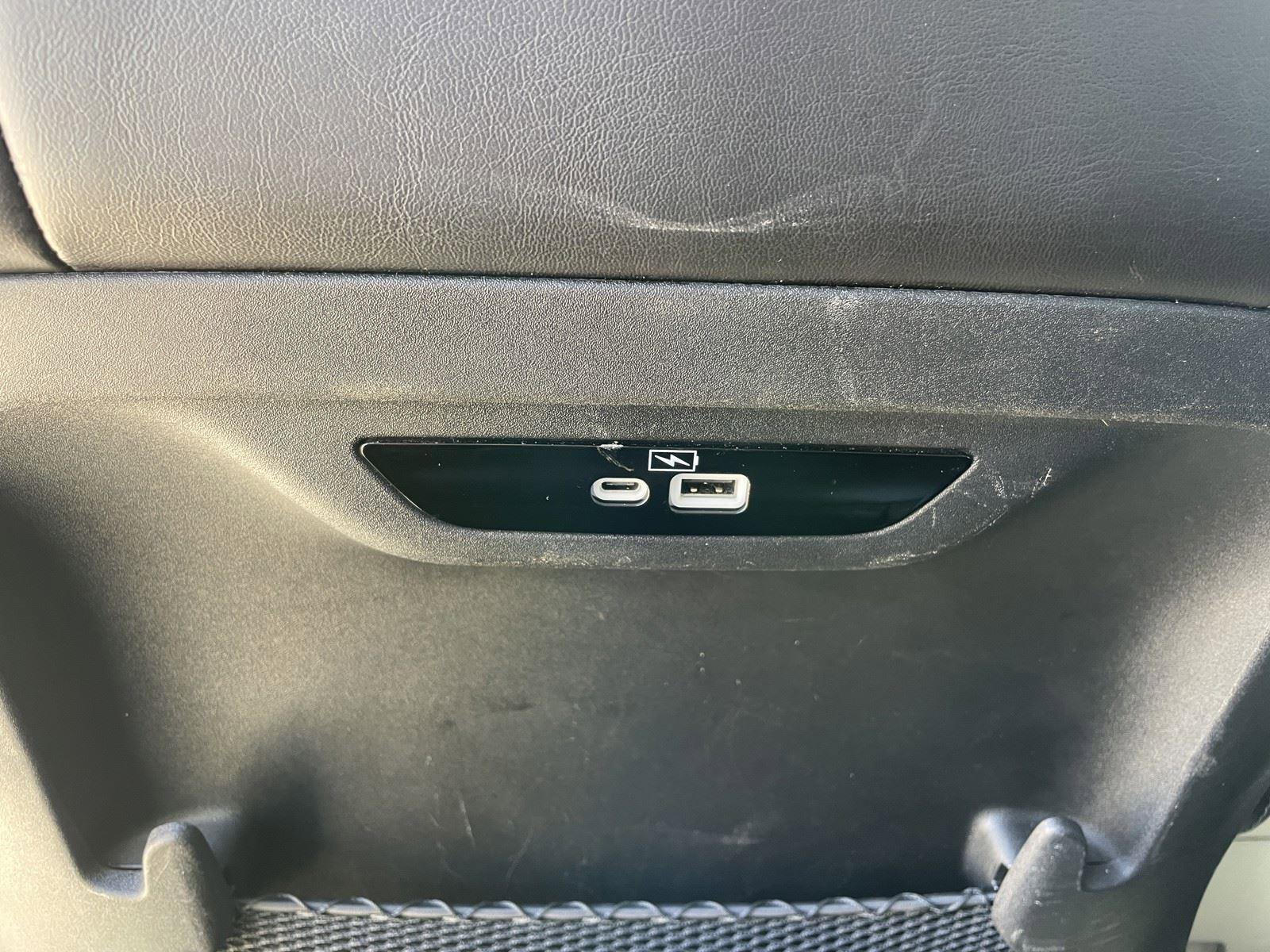 Used 2023 Chrysler Pacifica Touring-L image 42