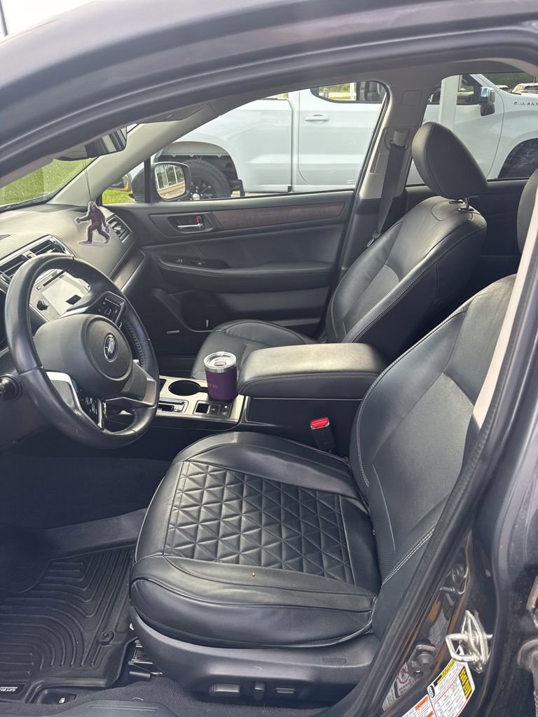 Used 2019 Subaru Outback 3.6R Limited AWD/4WD image 6