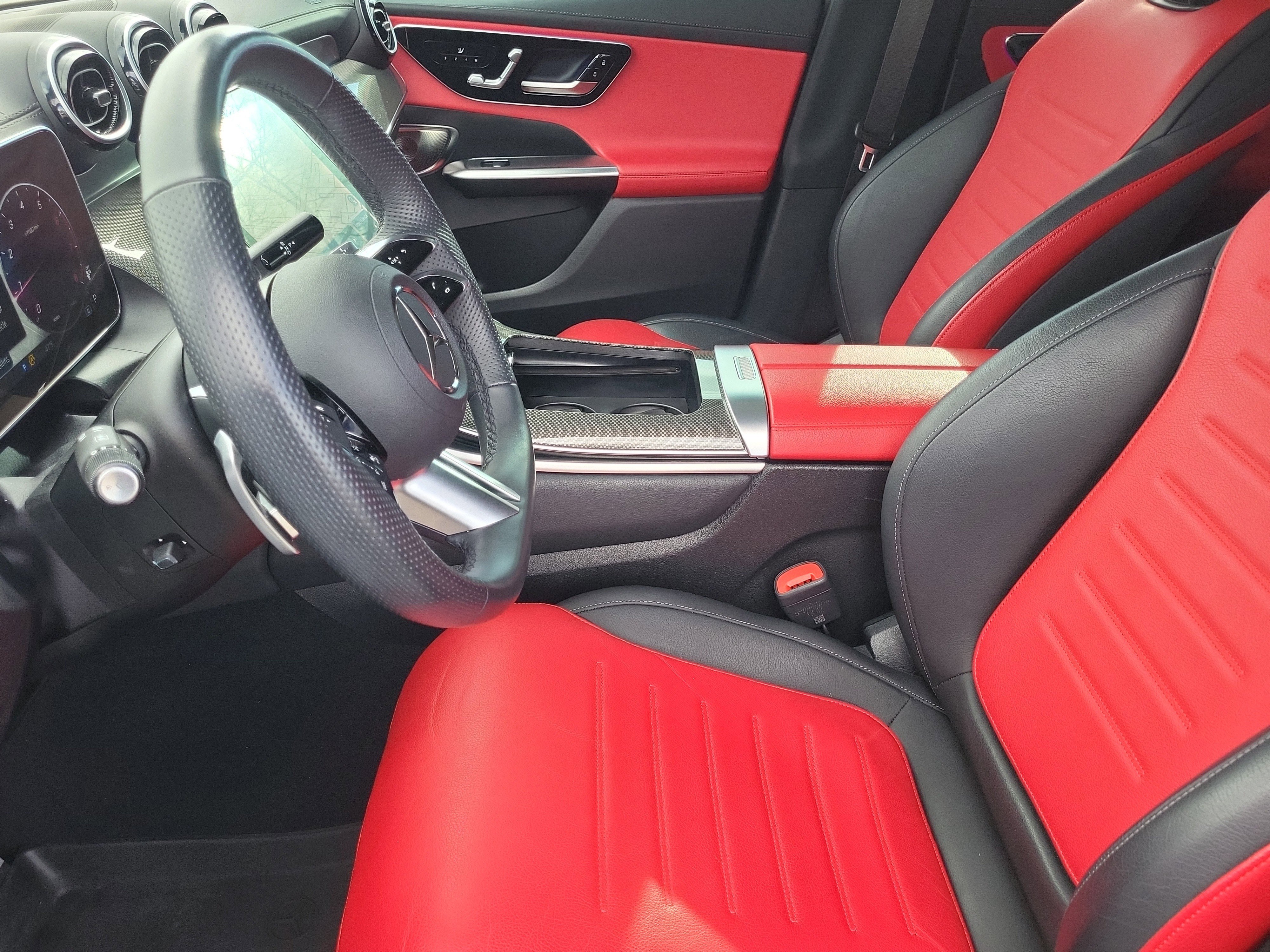 Used 2024 Mercedes-Benz GLC 300 4MATIC image 10