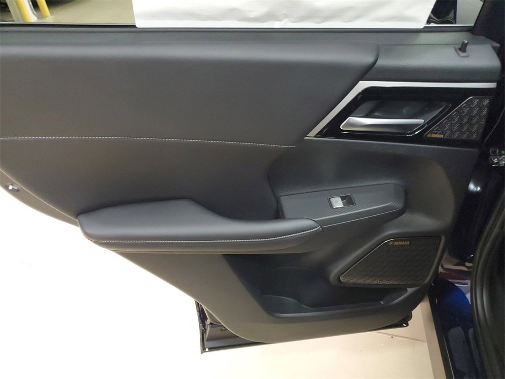 New 2025 Mitsubishi Outlander SE image 12