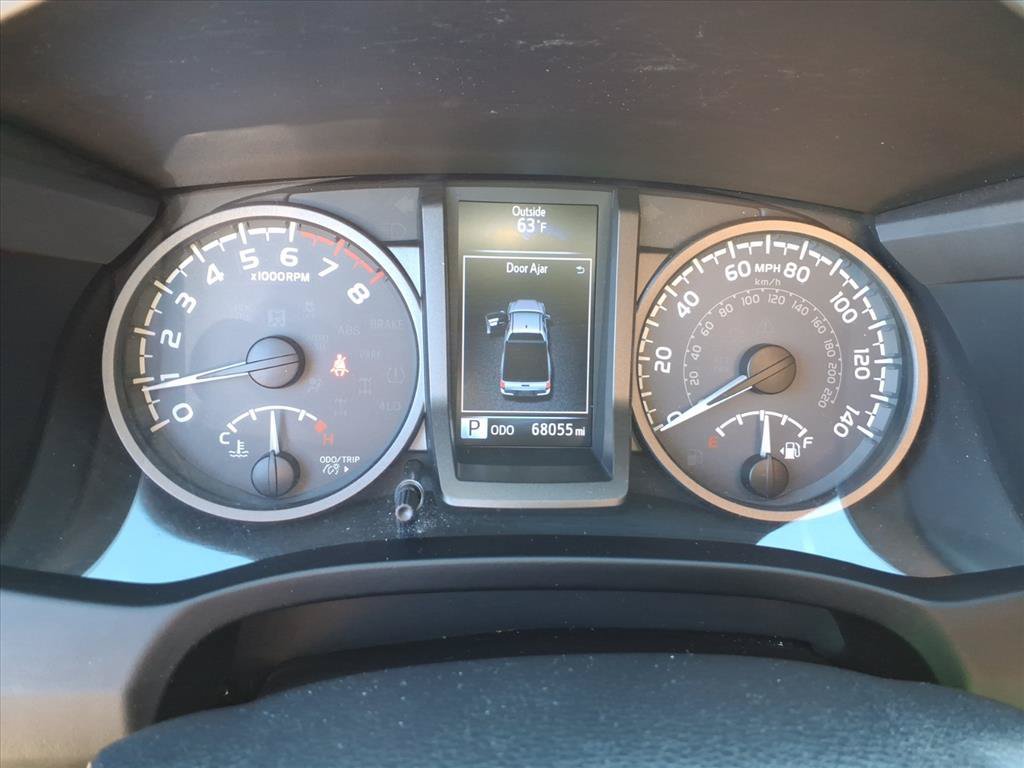 Used 2017 Toyota Tacoma TRD Sport AWD/4WD image 22