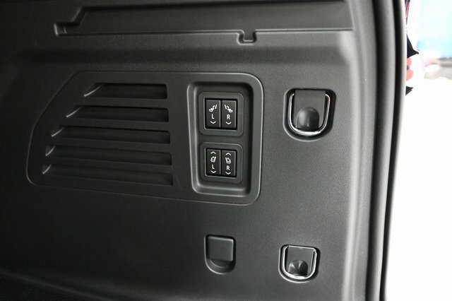 New 2026 GMC Acadia Denali Ultimate w/ LPO, Floor Liner Package image 33