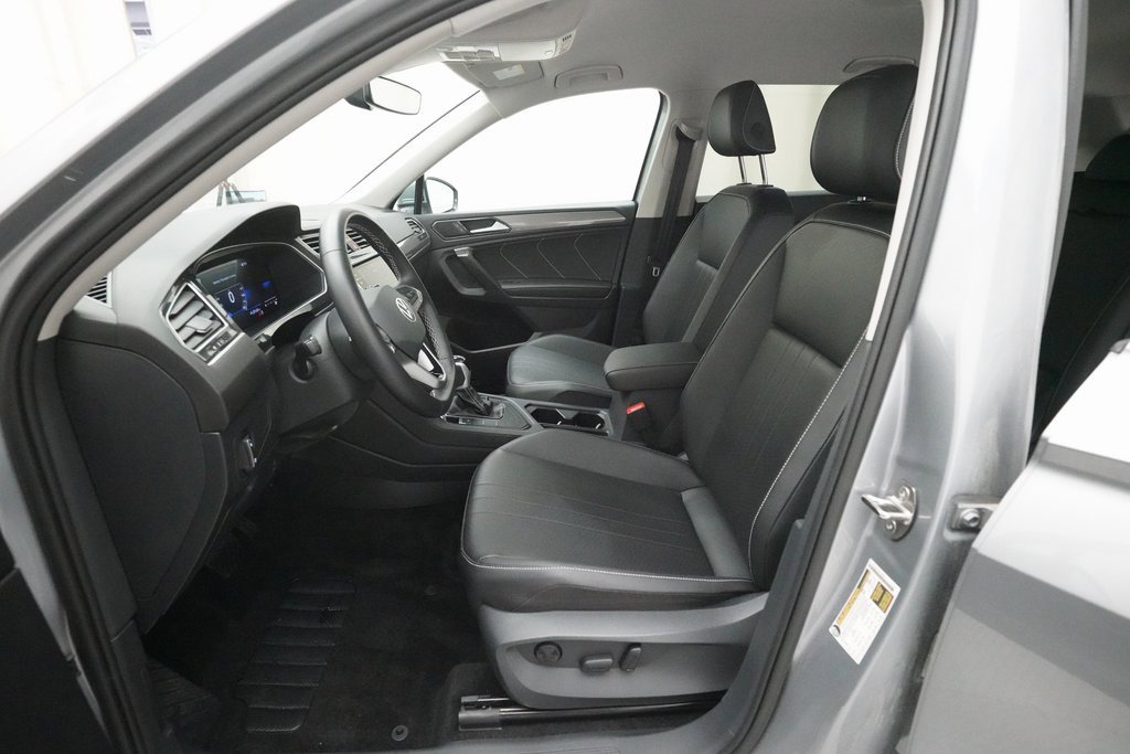 Used 2024 Volkswagen Tiguan SE image 7