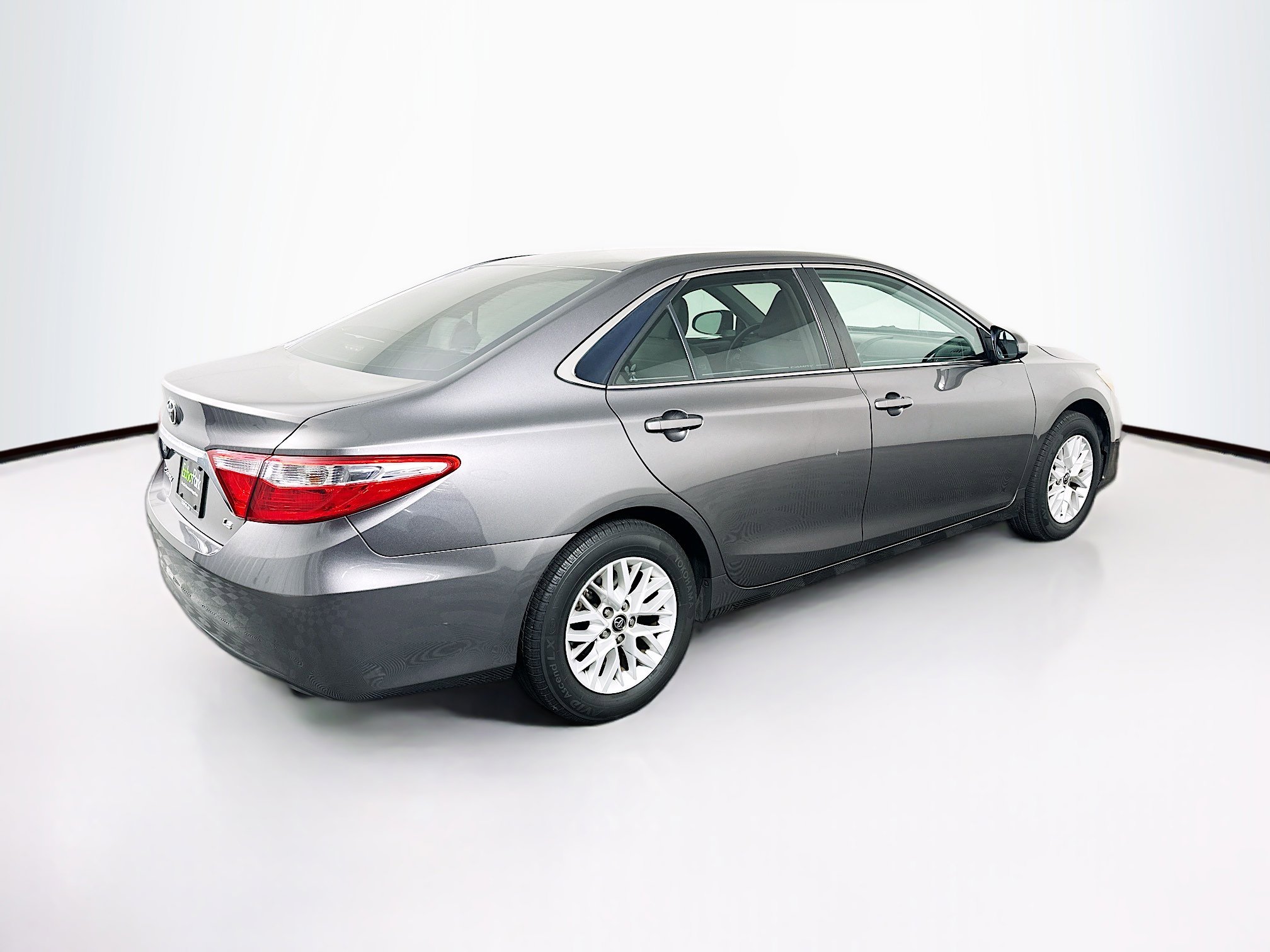 Used 2016 Toyota Camry LE FWD image 9