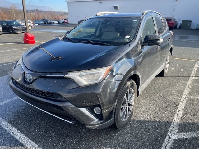 Used 2017 Toyota RAV4 XLE image 4