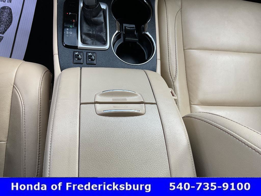 Used 2017 Toyota Highlander XLE AWD/4WD image 38