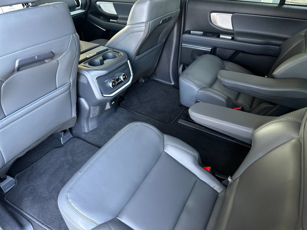Used 2026 Ford Expedition Max Active RWD image 11