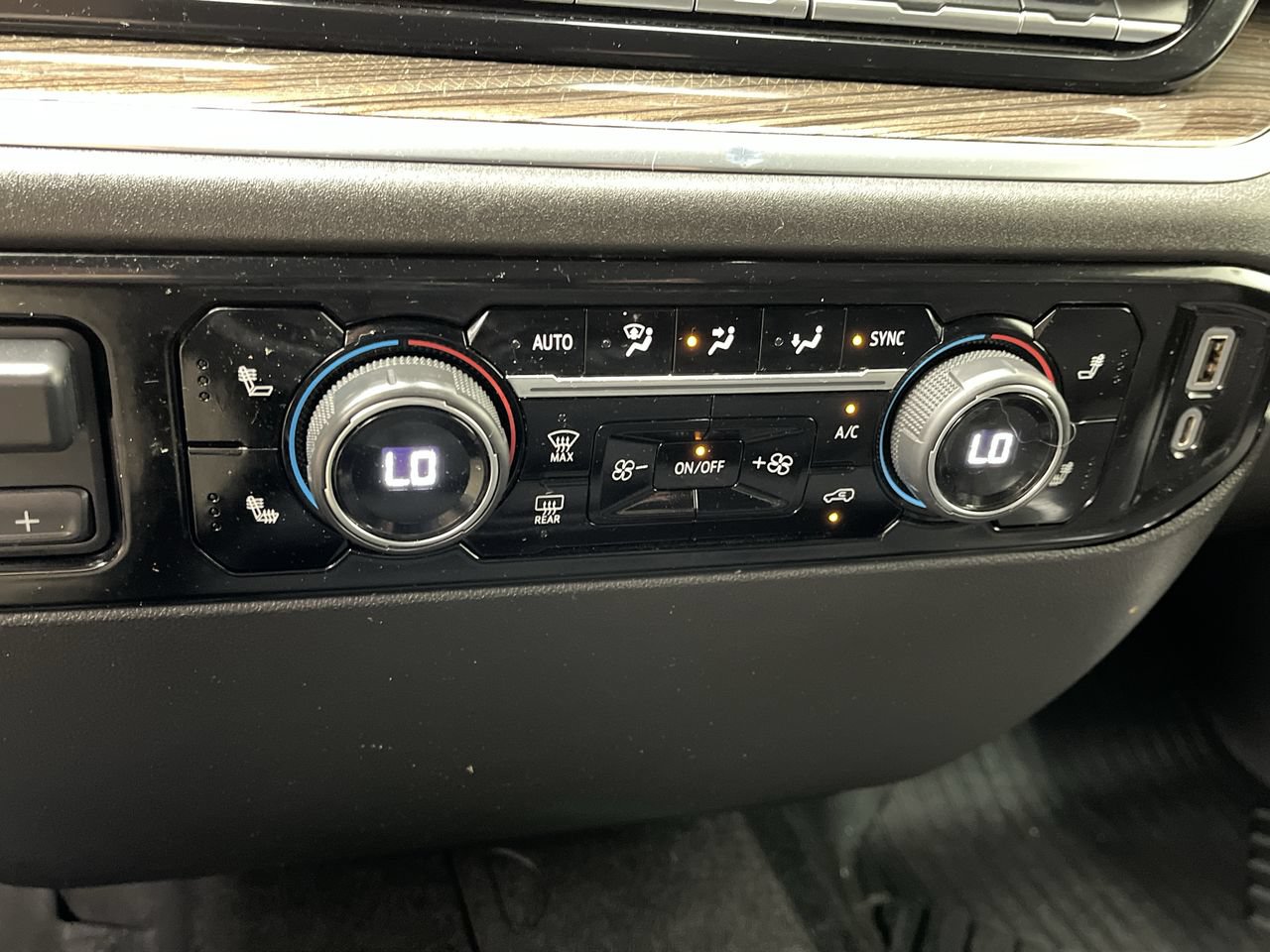 Certified 2022 Chevrolet Silverado 1500 LT AWD/4WD image 22
