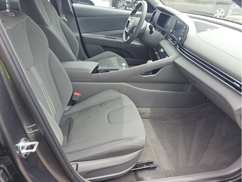 Used 2026 Hyundai Elantra Hybrid FWD image 27