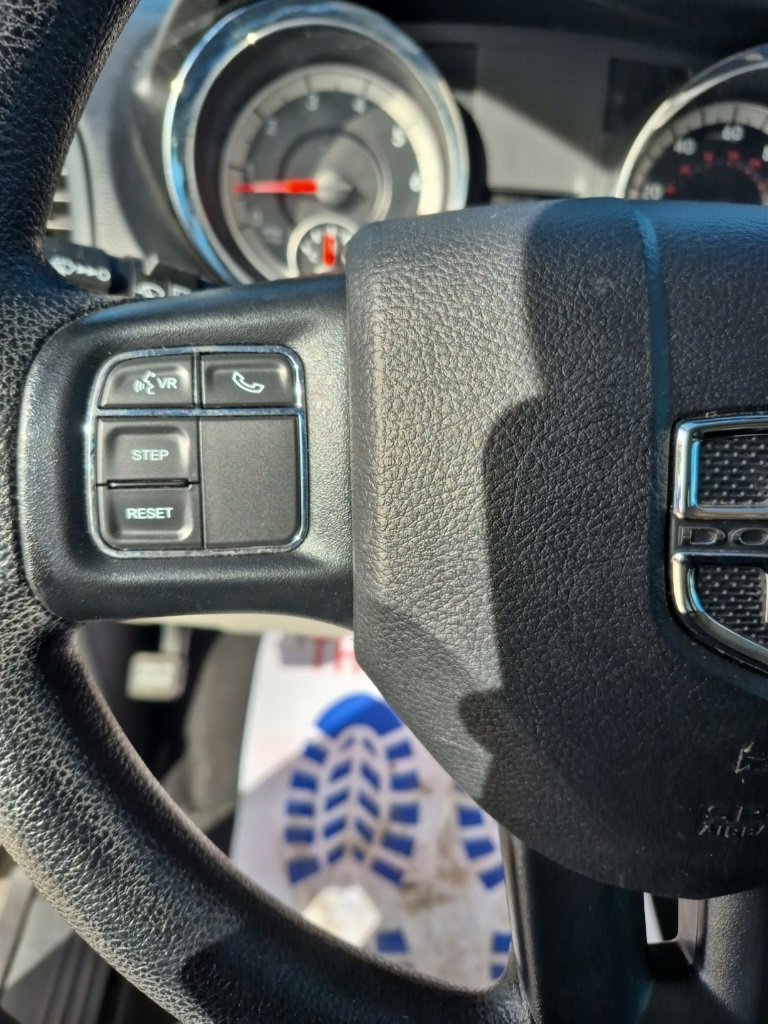 Used 2020 Dodge Grand Caravan SE w/ UConnect Hands-Free Group image 40