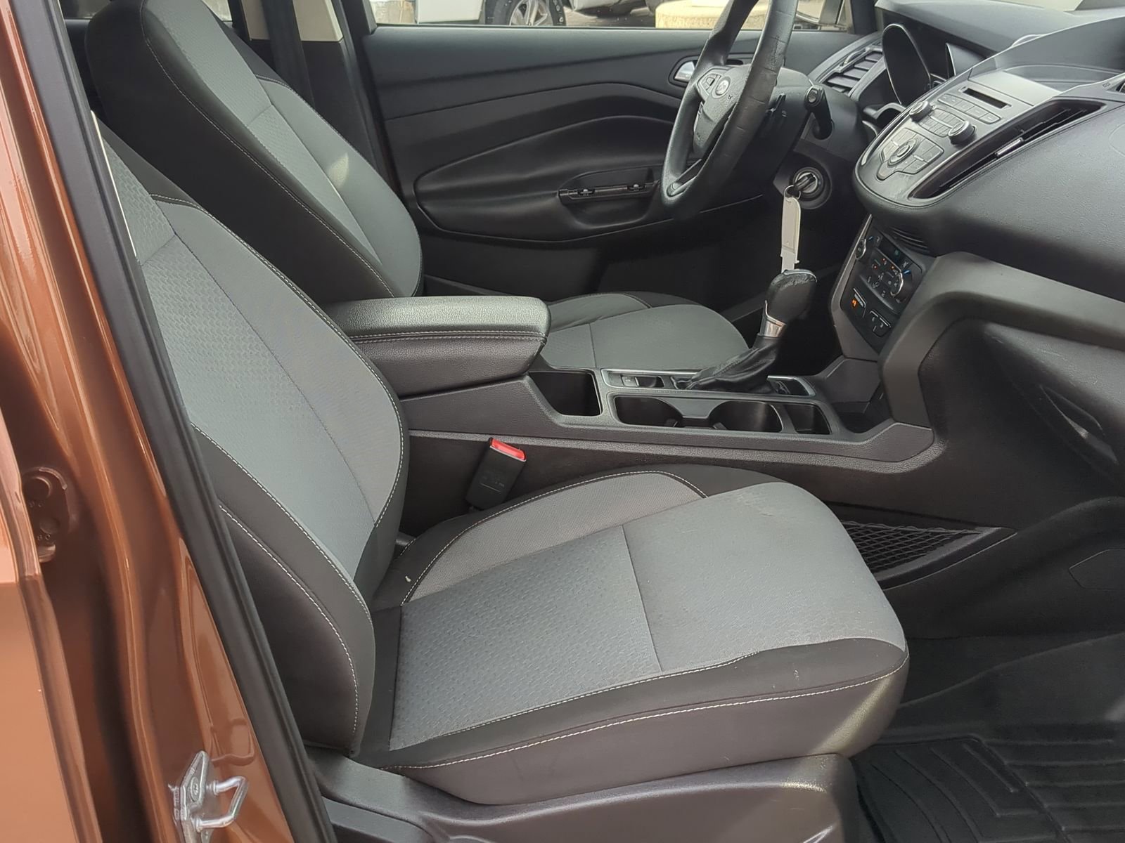 Used 2017 Ford Escape SE image 24