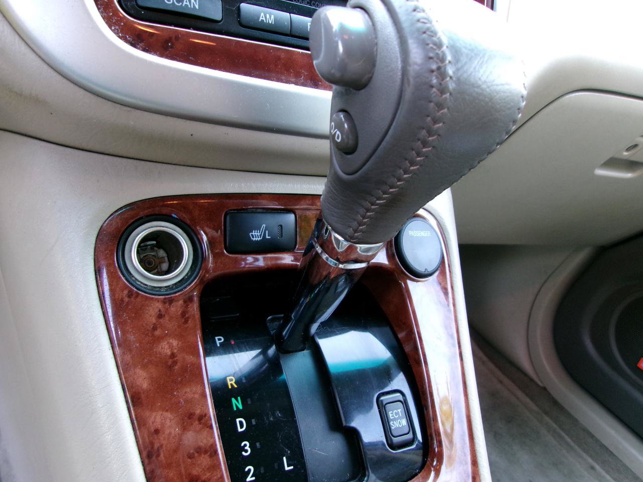 Used 2004 Toyota Highlander 4WD V6 image 12