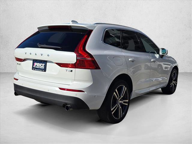 Used 2018 Volvo XC60 T5 Momentum w/ Vision Package image 8