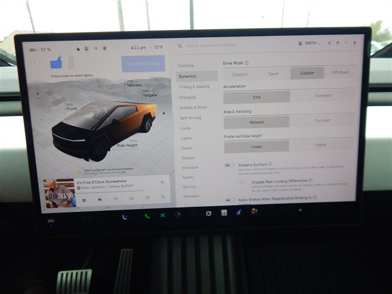 Used 2024 Tesla Cybertruck AWD Crew Cab image 31