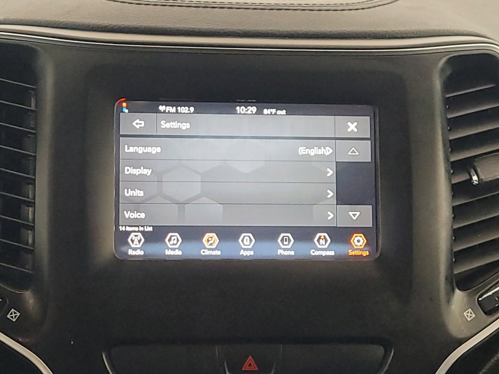 Used 2019 Jeep Cherokee Latitude w/ Popular Appearance Group FWD image 25