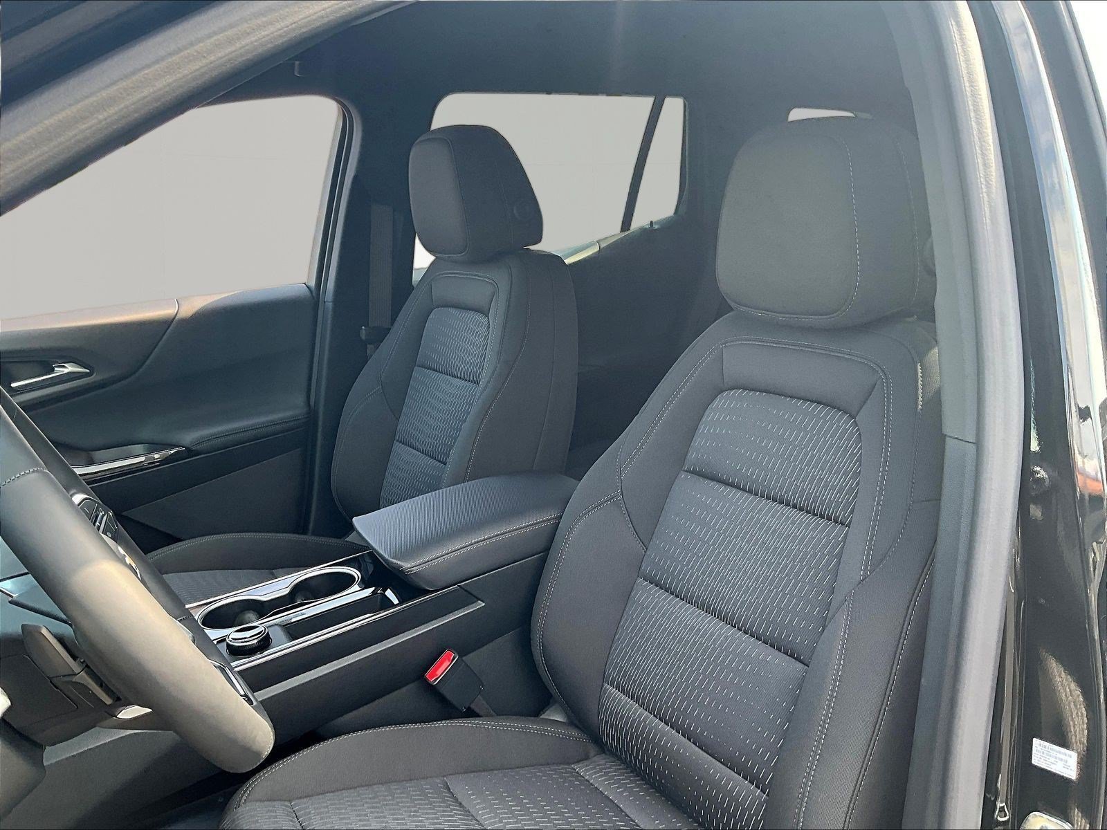 New 2027 Chevrolet Equinox LT w/ Safety and Technology Package AWD/4WD image 17