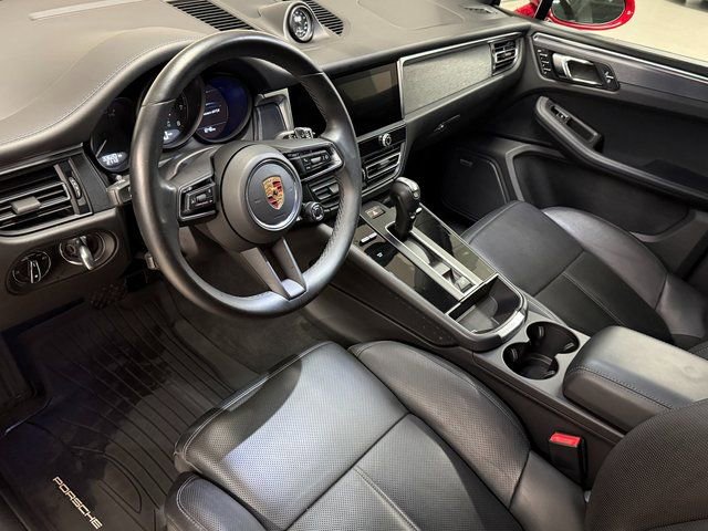 Certified 2022 Porsche Macan GTS image 4