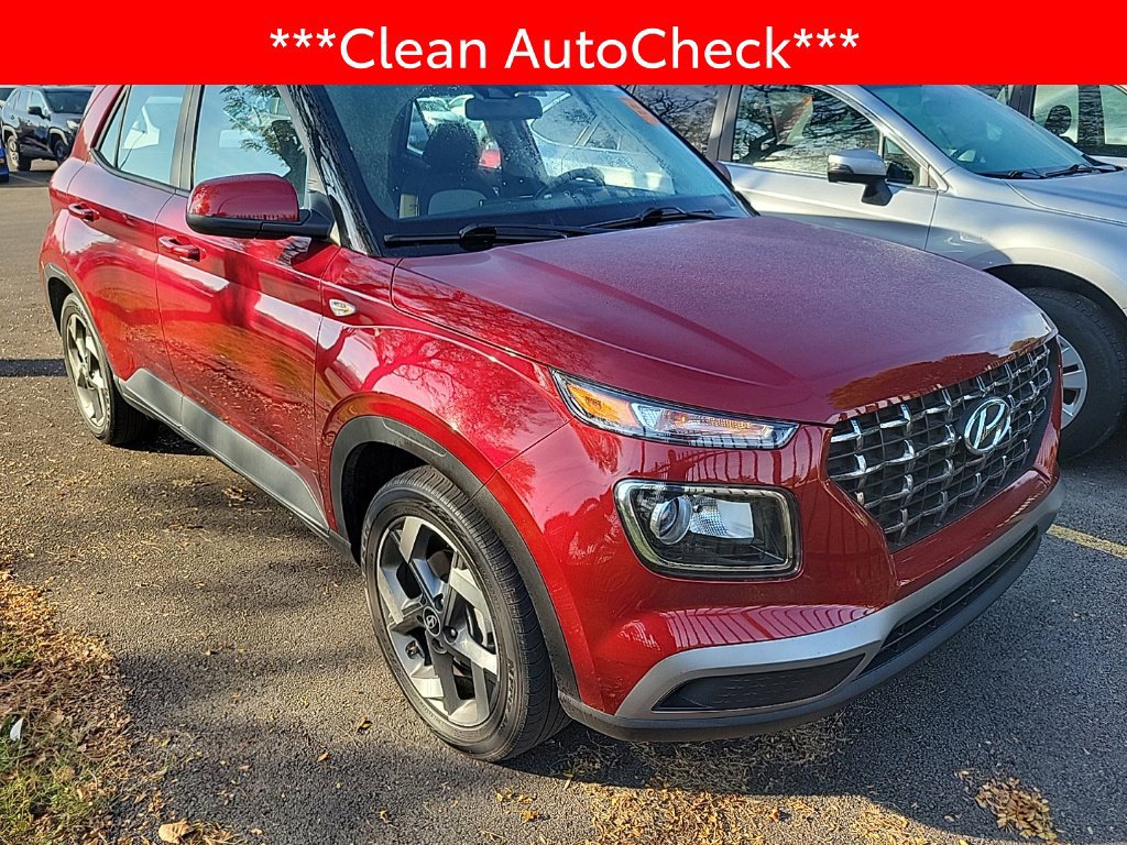 Used 2024 Hyundai Venue SEL FWD image 3