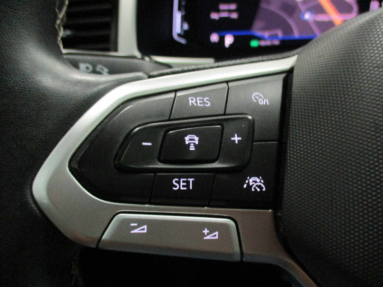 Used 2021 Volkswagen Atlas SEL Premium image 29