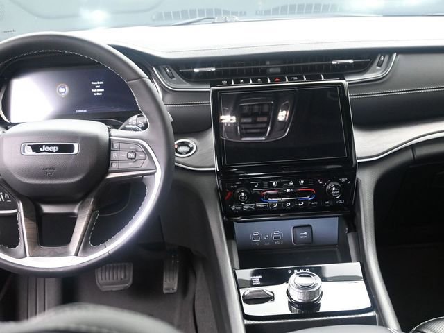 Used 2024 Jeep Grand Cherokee L Limited w/ Luxury Tech Group II AWD/4WD image 19