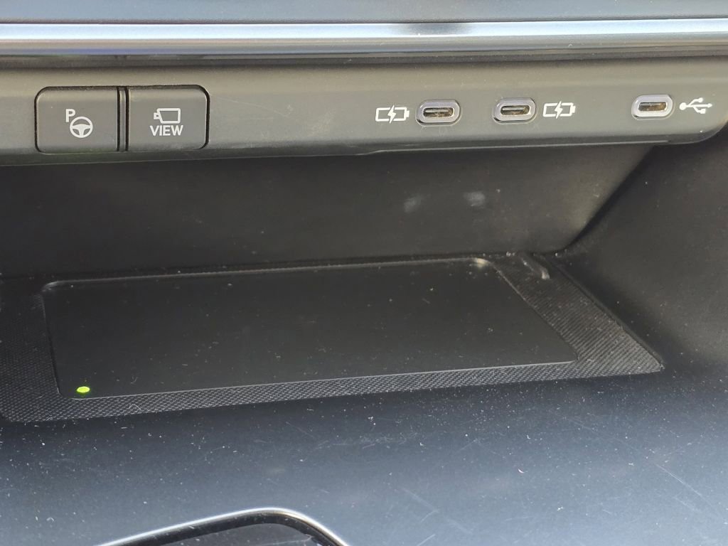 Used 2023 Lexus RZ 450e Premium image 9