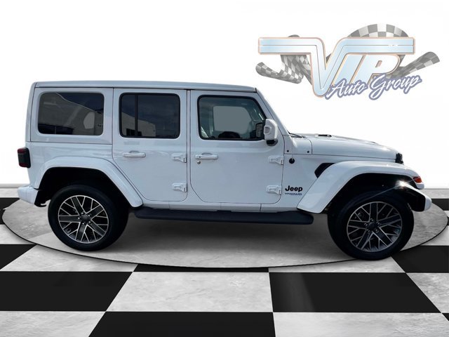 Used 2022 Jeep Wrangler Unlimited Sahara AWD/4WD image 3