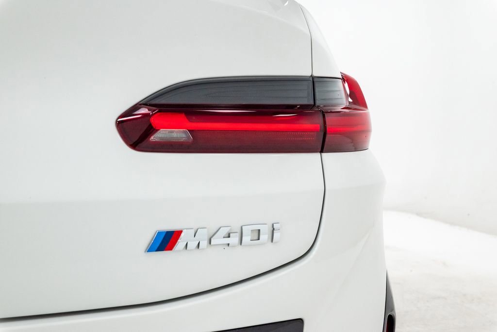 Used 2023 BMW X4 M40i AWD/4WD image 32