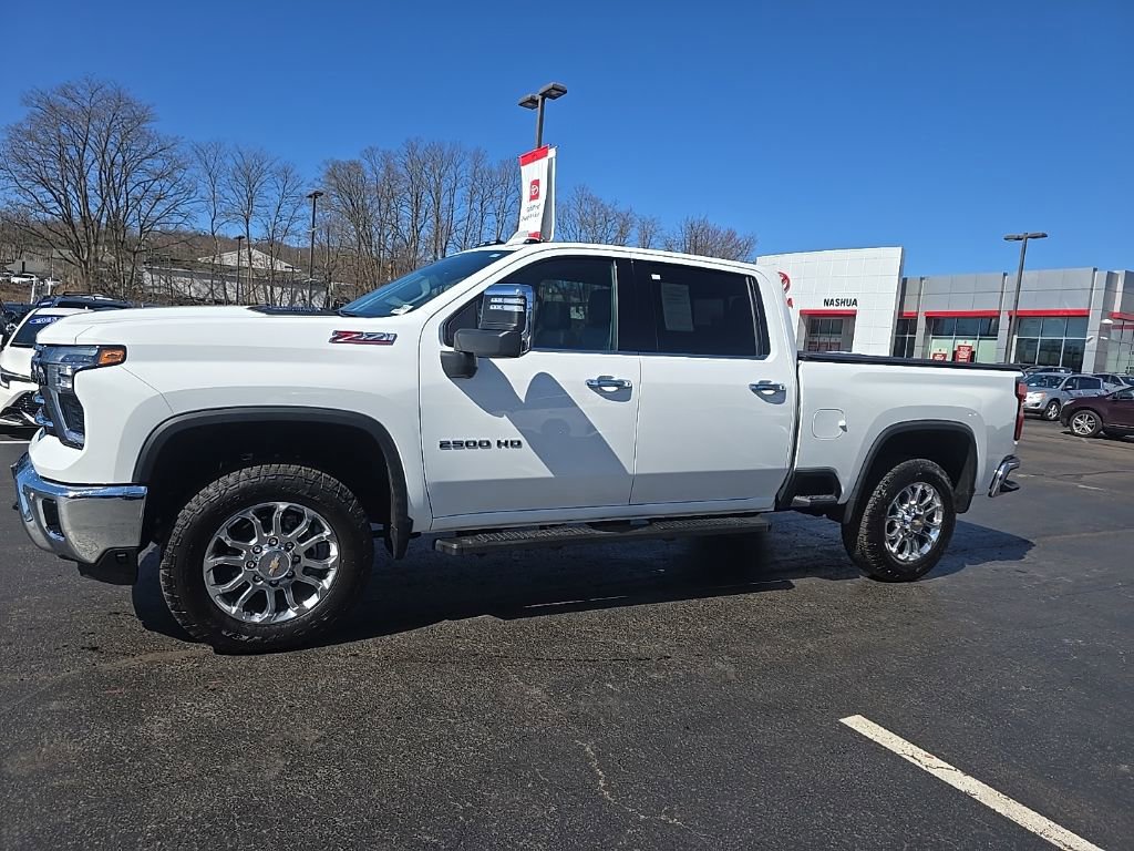 Used 2025 Chevrolet Silverado 2500 LTZ w/ LTZ Premium Package image 3