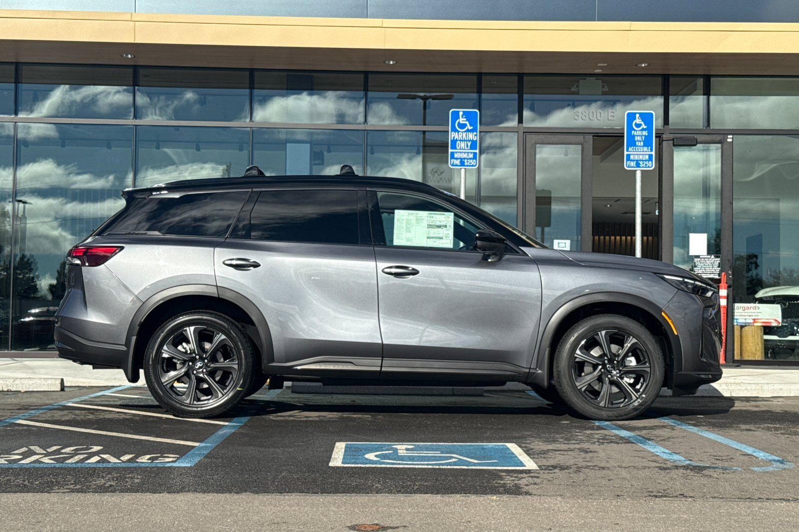 New 2026 INFINITI QX60 Autograph w/ Dark Cargo Package image 6