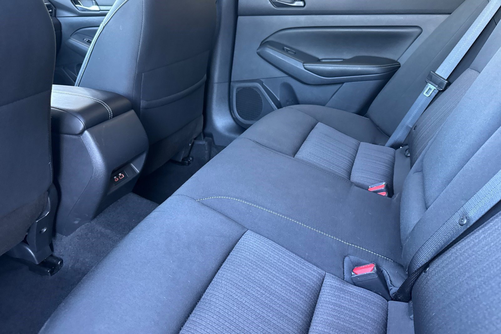 Used 2025 Nissan Altima 2.5 SV FWD image 26