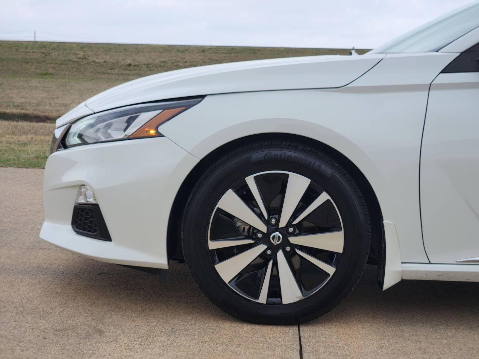 Used 2022 Nissan Altima 2.5 SV w/ SV Premium Package image 13